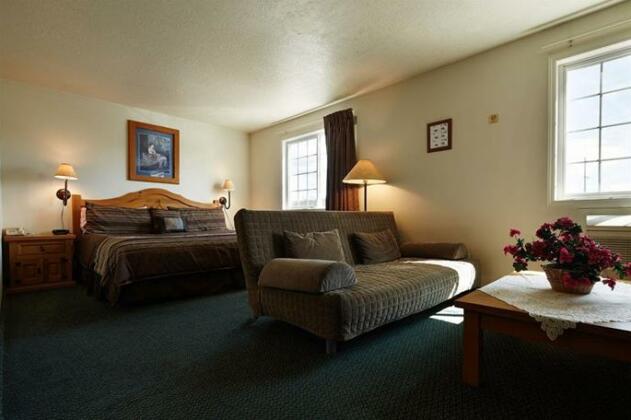 Columbine Inn and Suites - Photo2