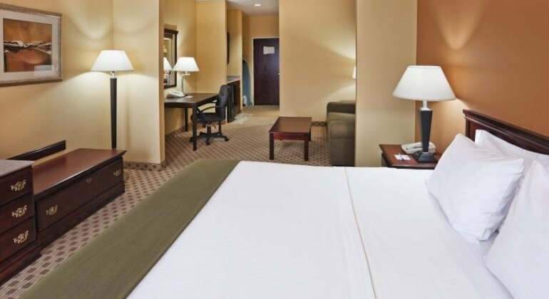 Holiday Inn Express & Suites Lebanon Lebanon Missouri - Photo4