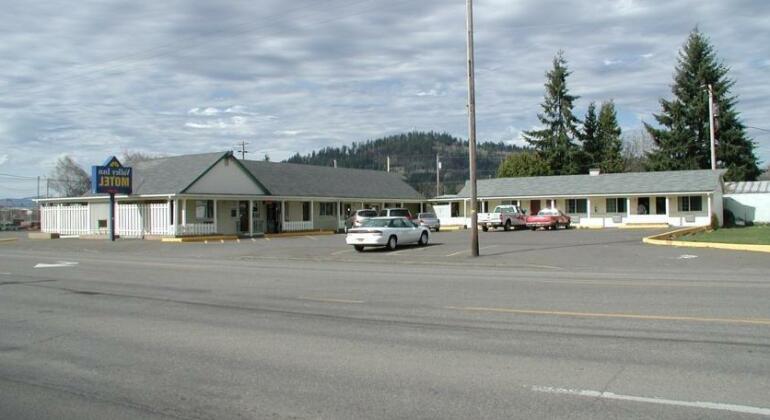 Valley Inn Motel - Lebanon Oregon - Photo3