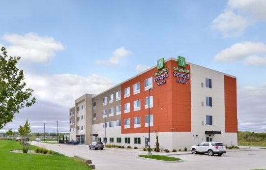 Holiday Inn Express & Suites - Kansas City - Lee's Summit