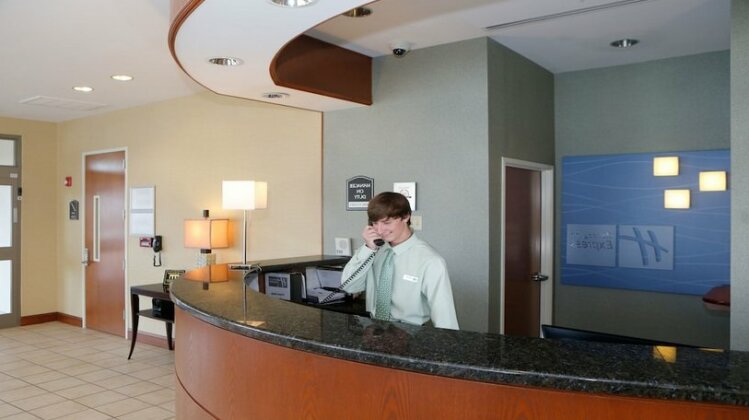 Holiday Inn Express Leland - Wilmington Area - Photo5