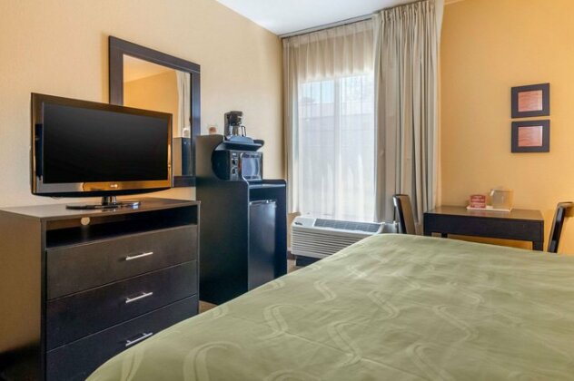 Quality Inn & Suites Lenexa Kansas City - Photo5
