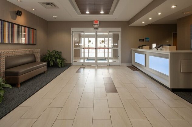 Holiday Inn Express Hotel & Suites Lenoir City Knoxville Area - Photo3