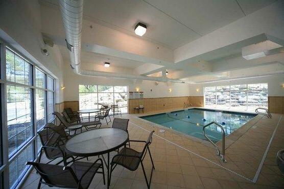 Hampton Inn & Suites Berkshires-Lenox - Photo3