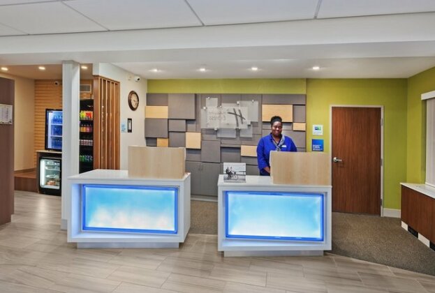 Holiday Inn Express Hotel & Suites Dallas Lewisville - Photo3