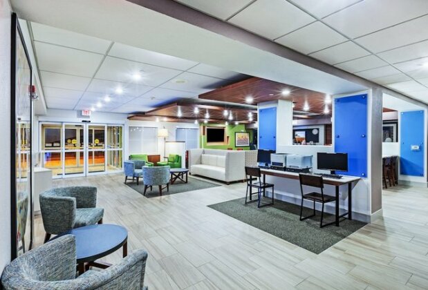 Holiday Inn Express Hotel & Suites Dallas Lewisville - Photo4