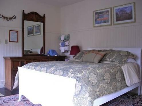 Mountain Meadow Inn Bed & Breakfast - Photo3