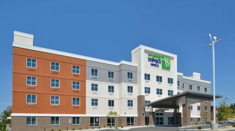 Holiday Inn Express & Suites Lexington East - Winchester Rd - Photo2