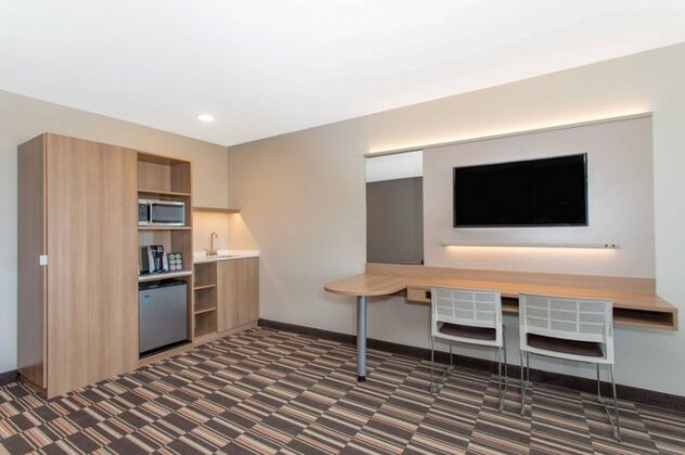 Microtel Inn & Suites by Wyndham Limon - Photo2