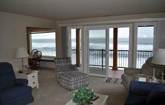 Cavalier Beachfront Condominiums - Photo4