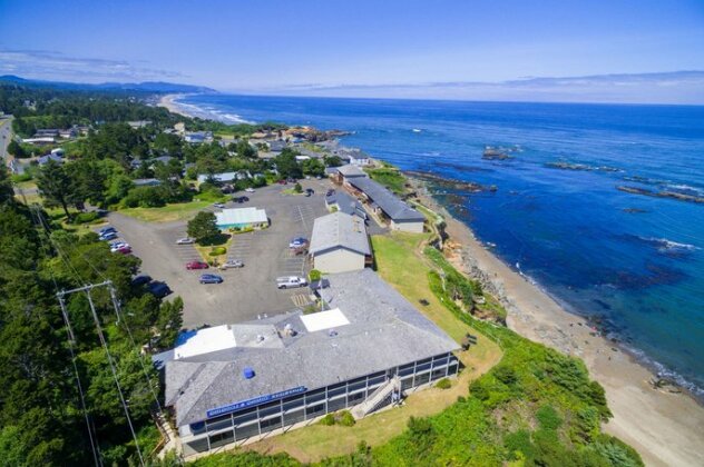 Clarion Inn Surfrider Resort - Photo2
