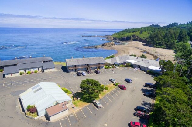 Clarion Inn Surfrider Resort - Photo4