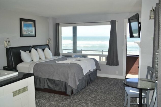 Beachfront Manor Hotel - Photo2