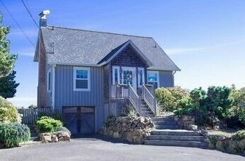 RedAwning Sea Cliff Cottage - Photo2