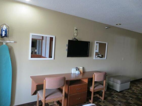 Microtel Inn & Suites Lincoln - Photo5