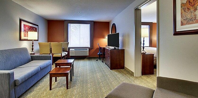 Holiday Inn Express & Suites - Lincoln East - White Mountains - Photo2