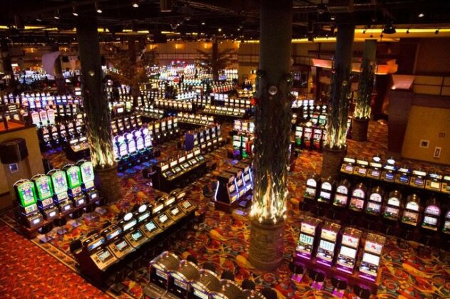 Twin River Casino Hotel - Photo3