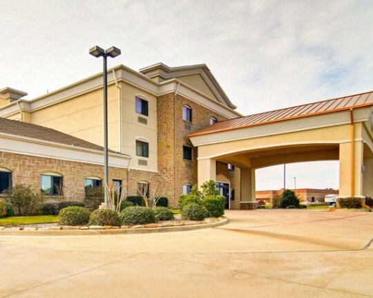 Comfort Suites Lindale - Photo2