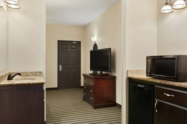 Country Inn & Suites Little Falls - Photo4