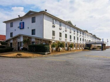 Deluxe Inn & Suites South