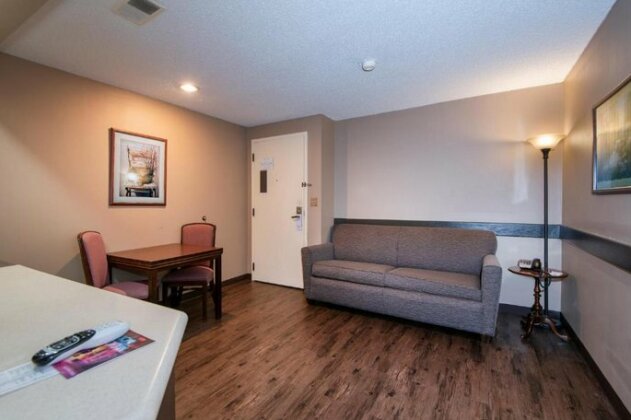 Guest Inn & Suites - Midtown Medical Center - Photo5