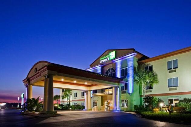 Holiday Inn Express Hotel & Suites Live Oak - Photo2