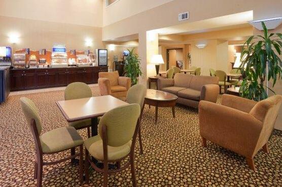Holiday Inn Express Hotel & Suites Livermore - Photo2