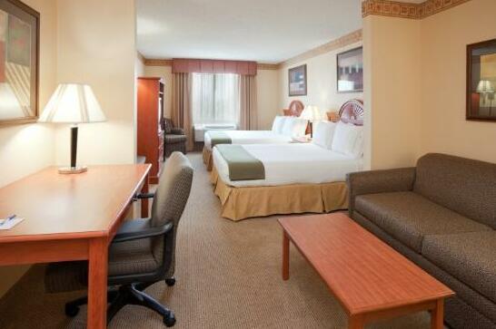 Holiday Inn Express Hotel & Suites Livermore - Photo5