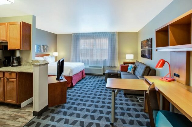TownePlace Suites by Marriott Detroit Livonia - Photo5