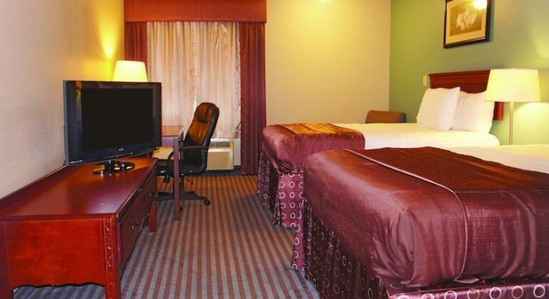 Holiday Inn Express & Suites - Locust Grove - Photo3