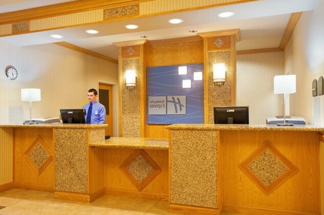 Holiday Inn Express Hotel & Suites Logansport - Photo2