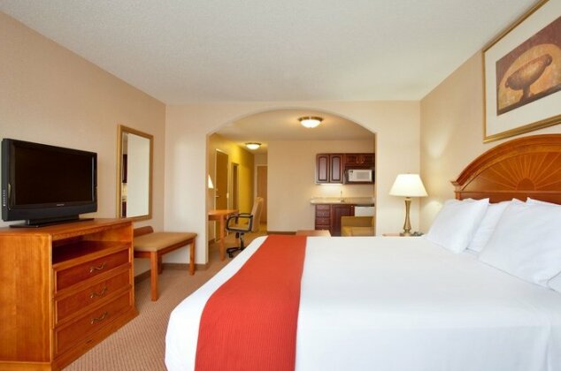 Holiday Inn Express Hotel & Suites Logansport - Photo3
