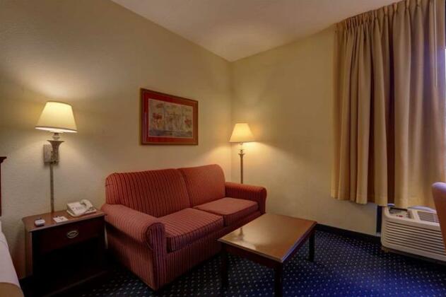 SureStay Plus Hotel by Best Western Chicago Lombard - Photo3