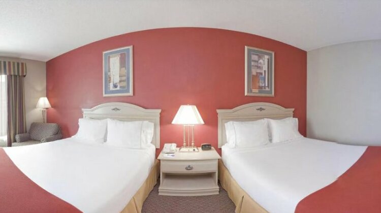 Holiday Inn Express Hotel & Suites London - Photo5