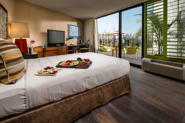 Hotel Maya - a DoubleTree by Hilton Hotel - Photo5