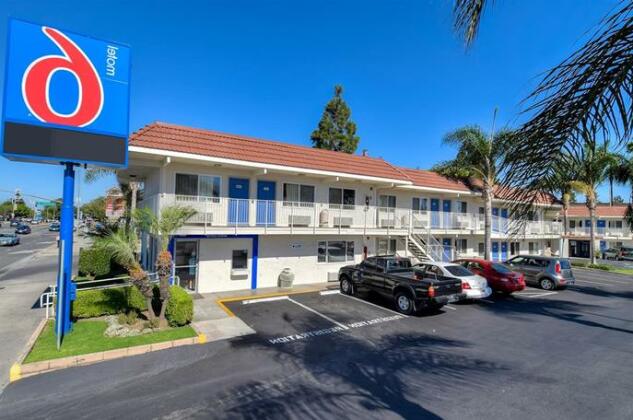 Motel 6 Los Angeles - Long Beach - Photo2