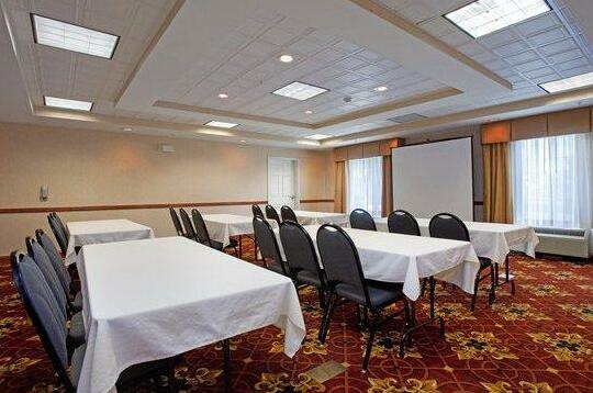 Holiday Inn Express Hotel & Suites Longmont - Photo5