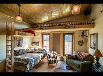 DeeDee's B&B