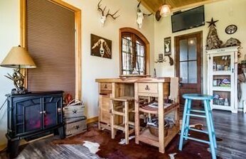 DeeDee's B&B - Photo3