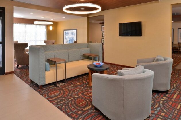 Holiday Inn Express Hotel & Suites Lonoke I-40 - Photo2