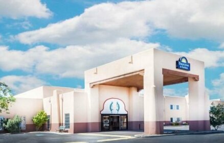 Days Inn & Suites by Wyndham Lordsburg