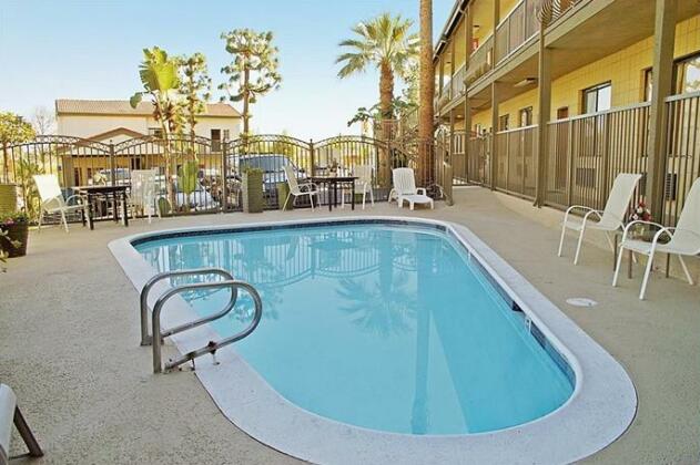 Americas Best Value Inn and Suites Granada Hills-Los Angeles - Photo2