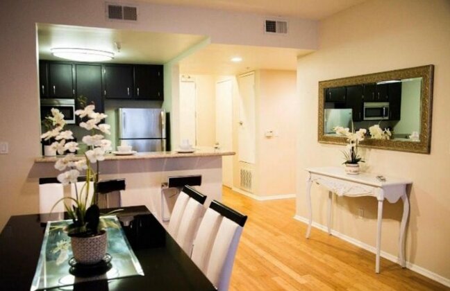Central Luxury Hollywood Condo near Dolby Theater - Photo2