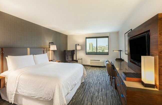 Four Points by Sheraton Los Angeles Westside - Photo2
