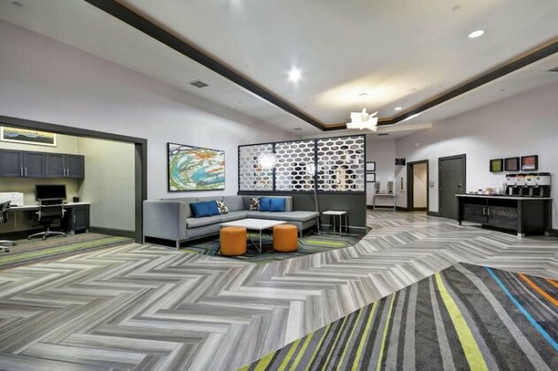 Hampton Inn & Suites Los Angeles Burbank Airport - Photo3