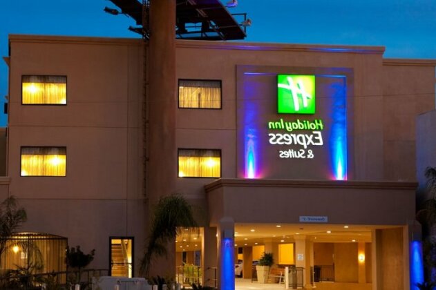 Holiday Inn Express Hotel & Suites Woodland Hills