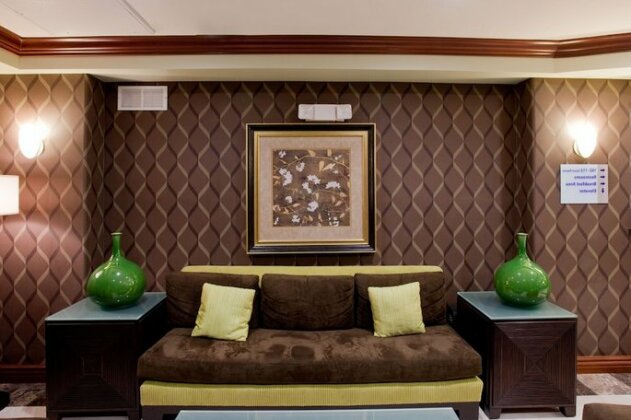 Holiday Inn Express Hotel & Suites Woodland Hills - Photo4