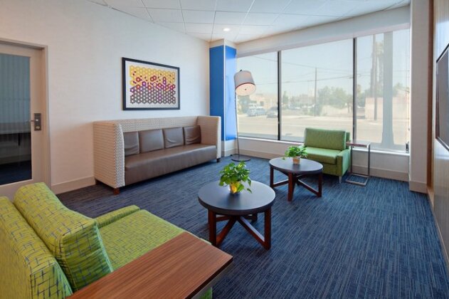 Holiday Inn Express Los Angeles LAX Airport - Photo3