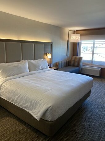 Holiday Inn Express & Suites Chatsworth Hotel - Photo5