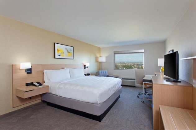 Holiday Inn Los Angeles International Airport - Photo2